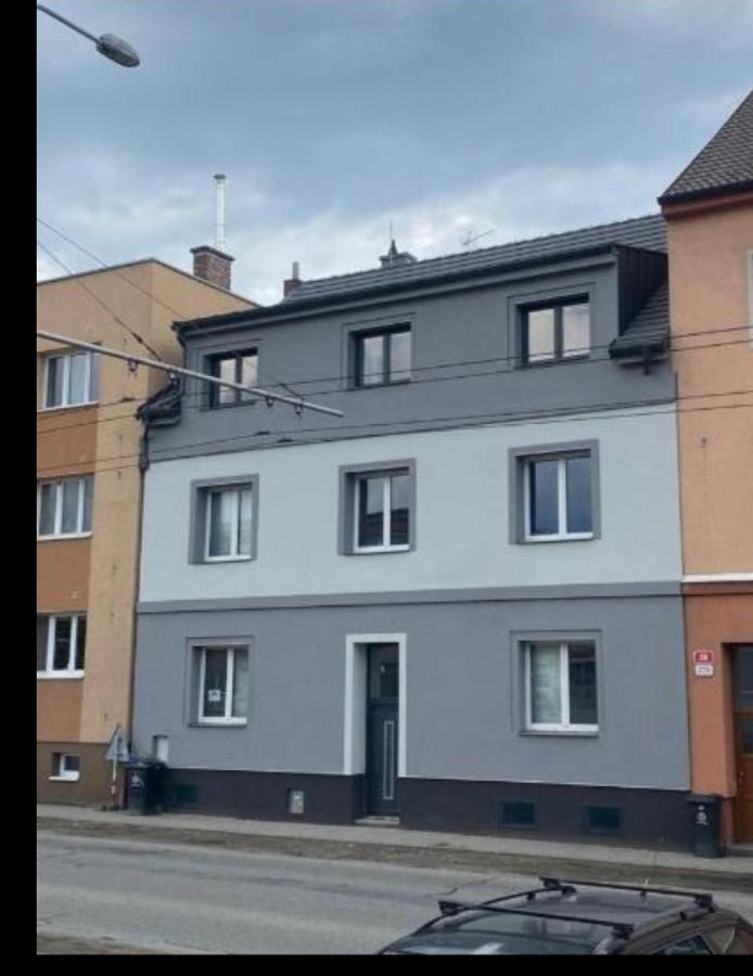 Cerna Ruze - Apartman 7 Plzen Bagian luar foto
